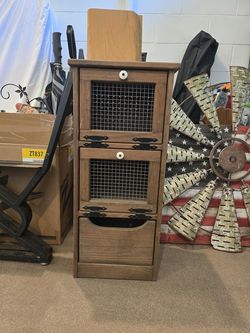Farmhouse Style Vegetable Bin