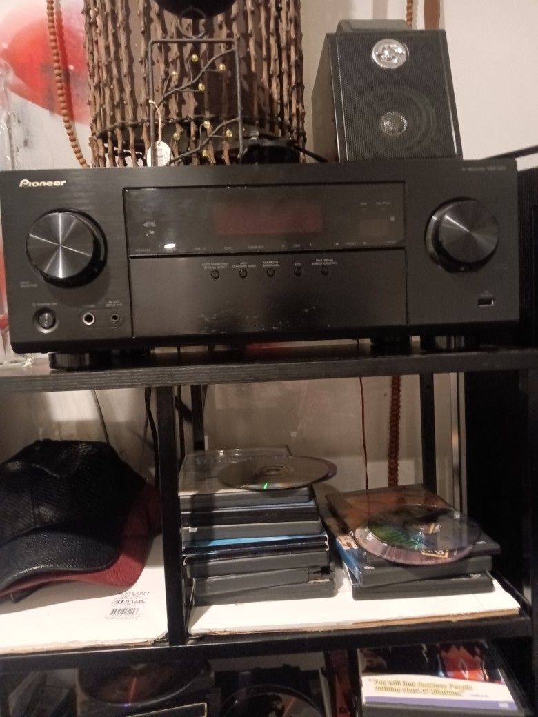 NEW...USED ONCE... Pioneer AV Receiver VSR 523 