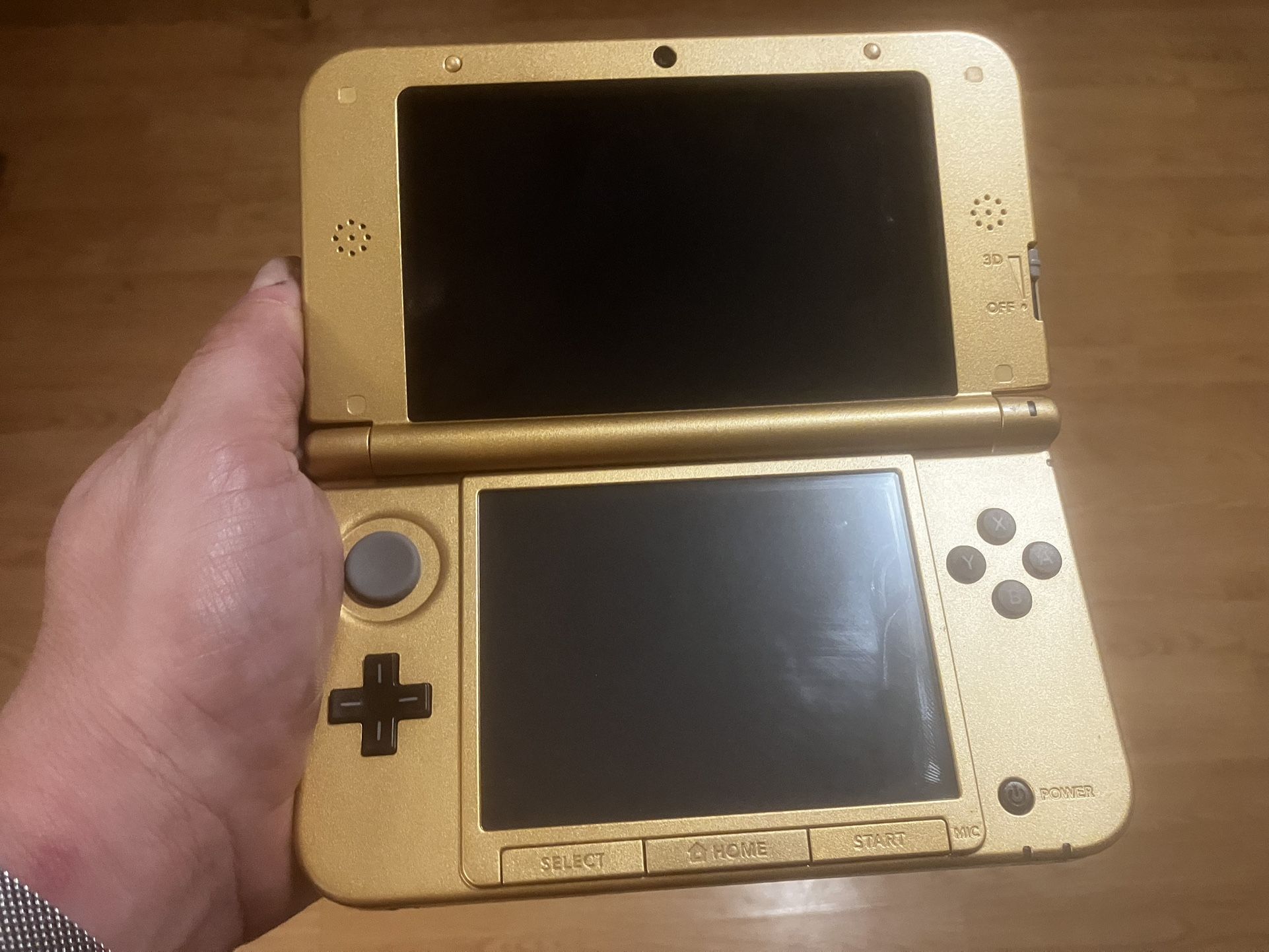 Nintendo 3DS XL legend of Zelda link between worlds limited edition