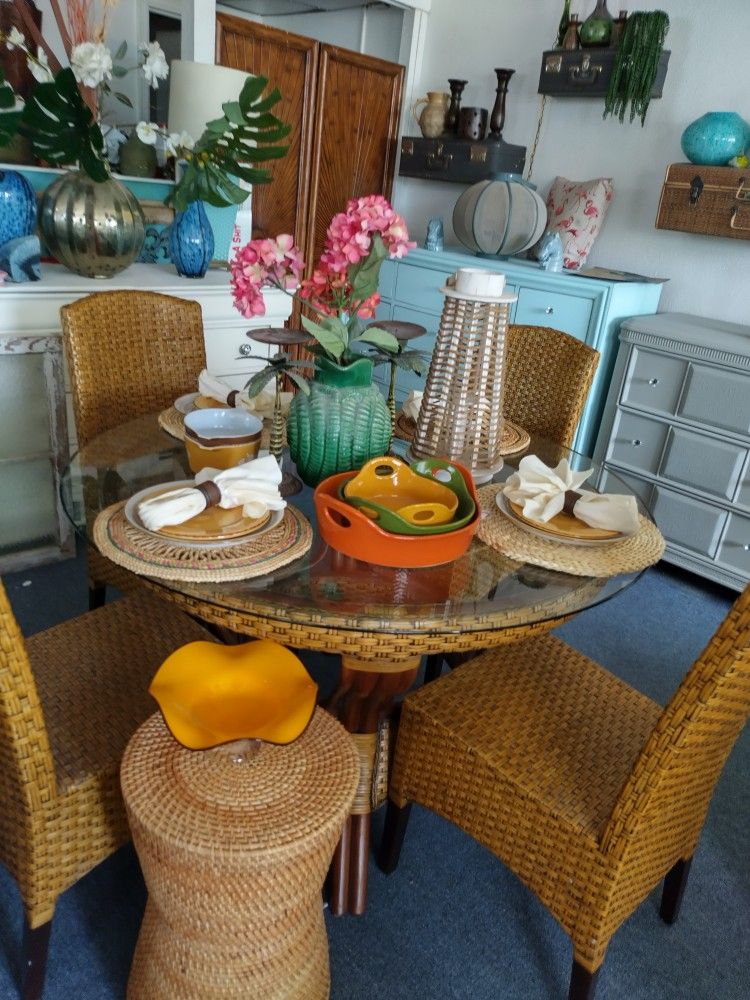 CUTE WICKER STYLE DINING TABLE AT PICKY PINCHERS 3643 5TH AVE N ST PETE OPEN NOON TO 6 PM FREE DELIVERY