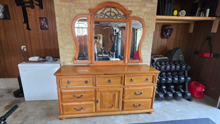 Dresser