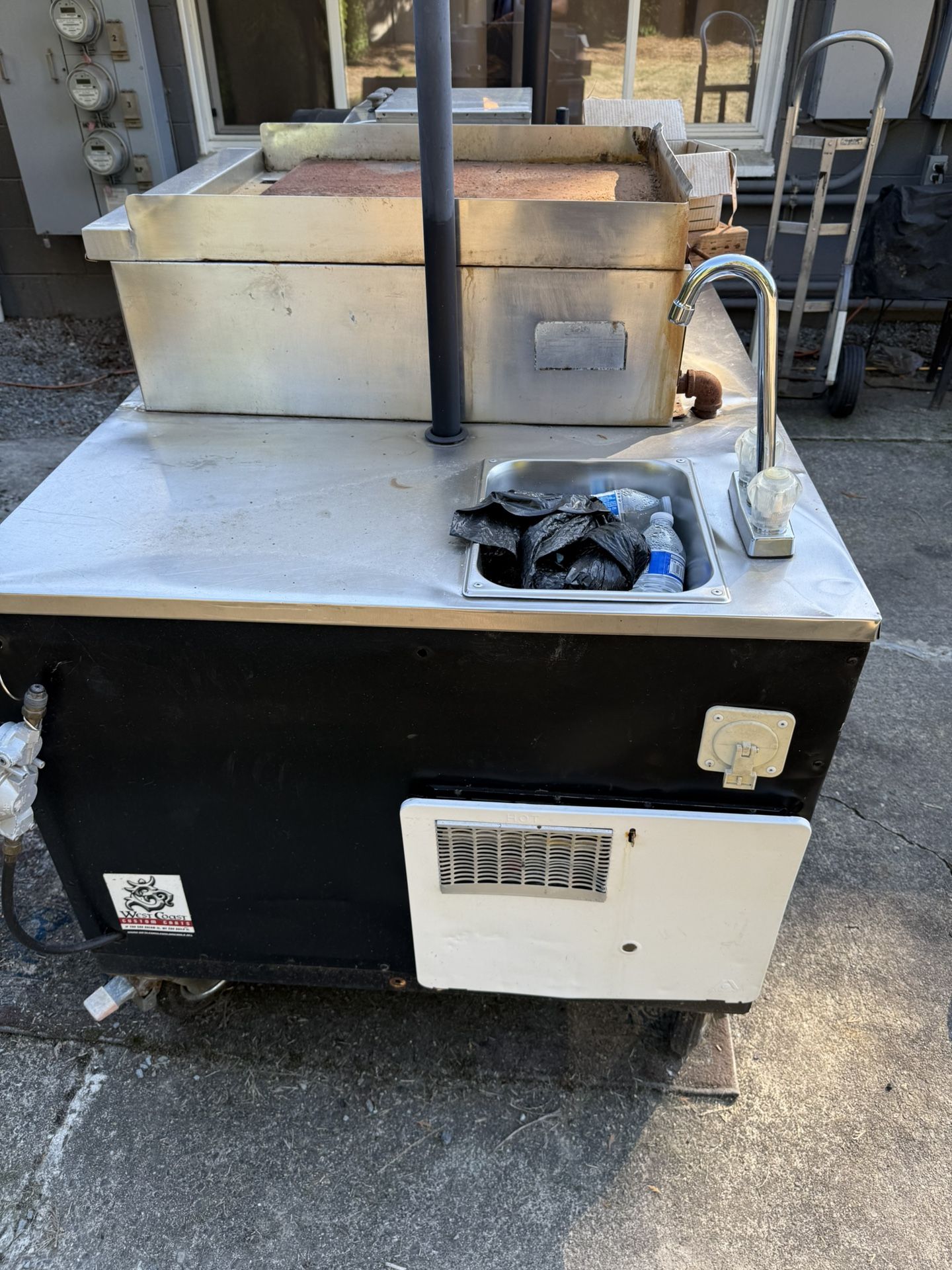 Hamburger/ Hot Dog Stand