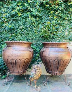 Set of 2 Large Trumpet Pot Planters with Stands