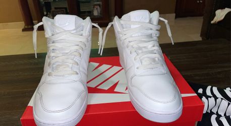 Nike Ebernon Mids Size 8M