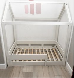 Pottery Barn Kids Camden House Bed (Barely used, like new)