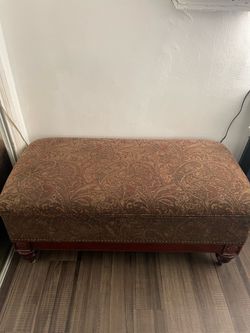 48 inch long 30 inch wide 20 inch high brown fabric ottoman with storage Excellent condition pick up Raseda and vanowen
