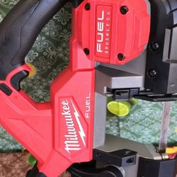 Milwaukee
M18 FUEL 18V Lithium-Ion Brushless Cordless Compact Bandsaw (Tool-Only)