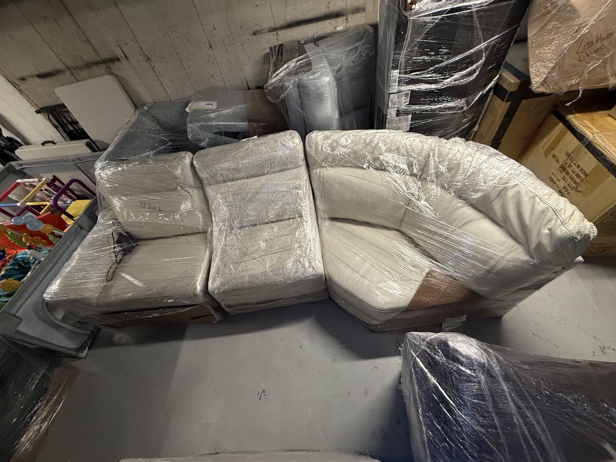 Macy’s Off-White Leather Modular Sectional – 3-Piece Set (Power + Armless + Corner)