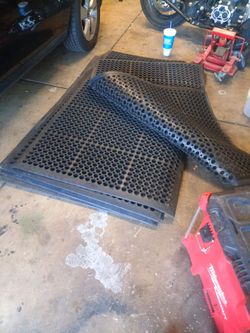 Commercial rubber mats