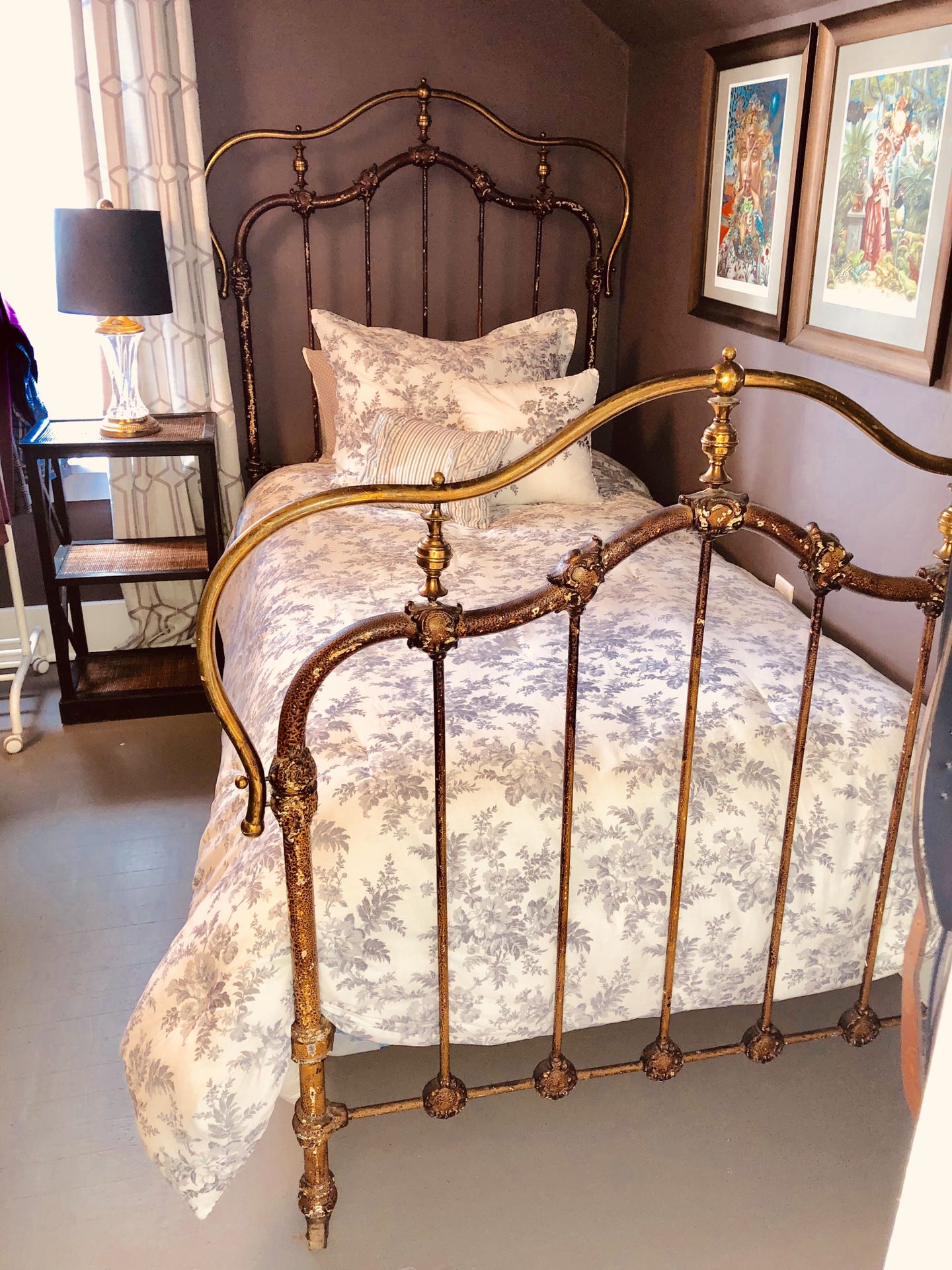 Cute Antique Brass twin bed