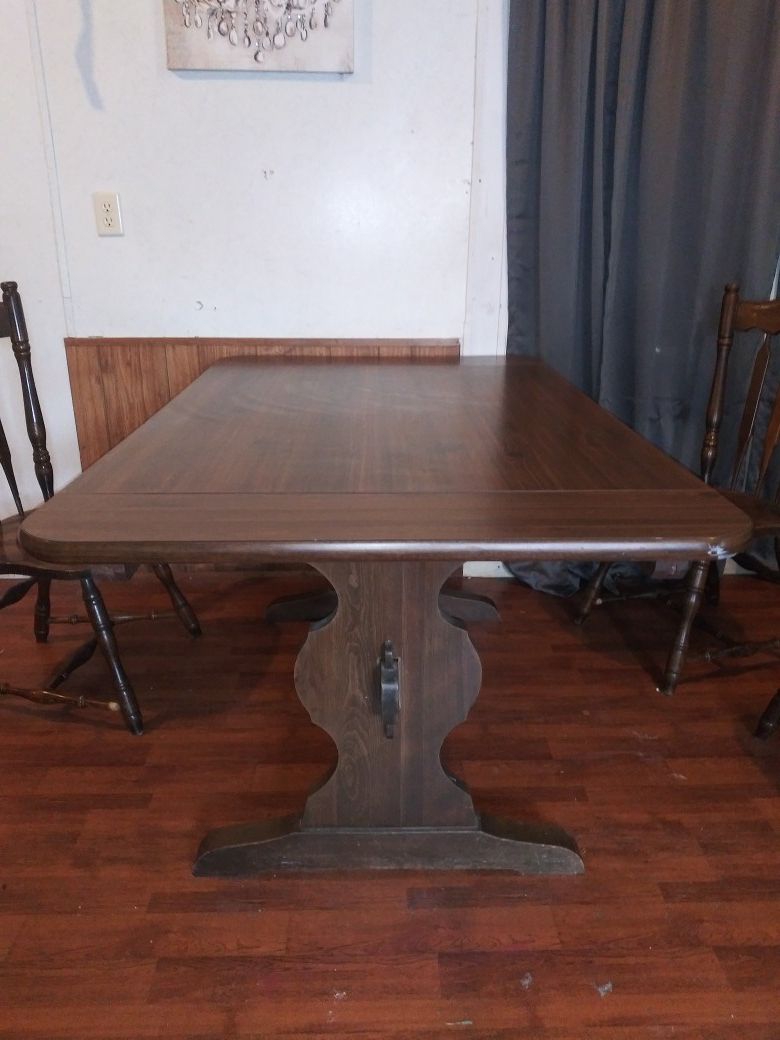 Wood kitchen table w/leaf