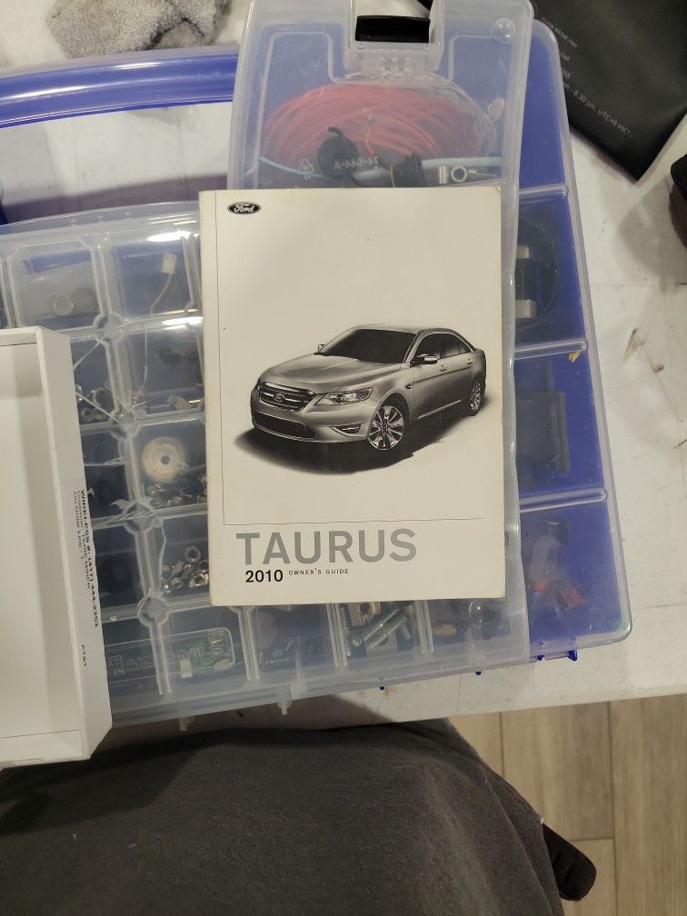 2010 Ford Taurus