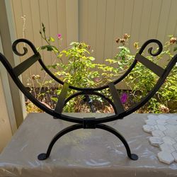 Metal Magazine Rack