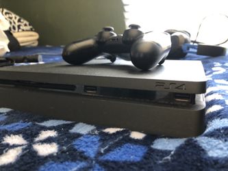 PLAYSTATION 4 bundle