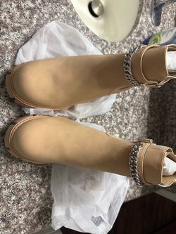 Boots new woman’s sz 10