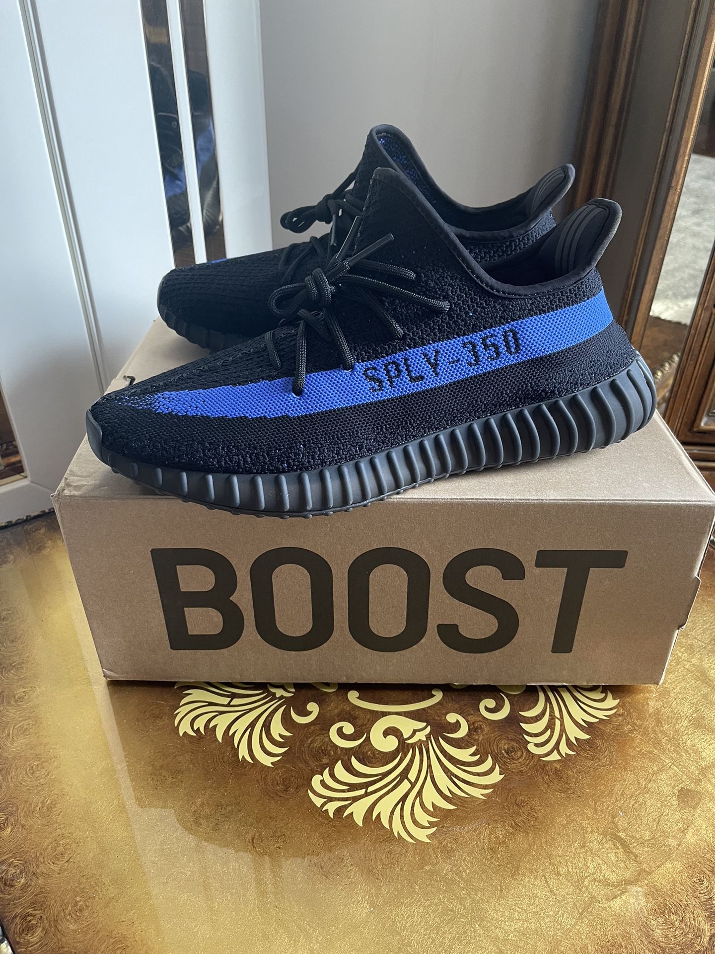 Yeezy Boost 350 V2 Dazzling Blue 