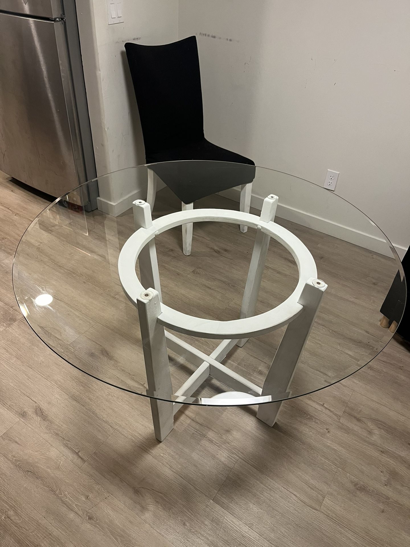 Glass round kitchen table