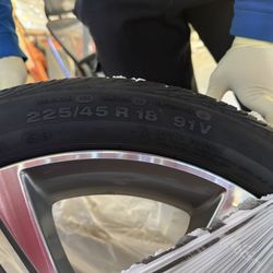 Tires With Wheels  Size 225/45R18V