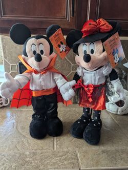 Disney 2024 Mickey and Minnie Halloween Greeters set of 2