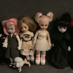 Lot of 8 Living Dead Dolls