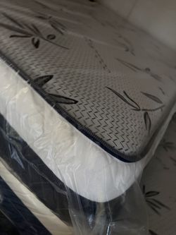 Twin Pillow Top with Boxspring 