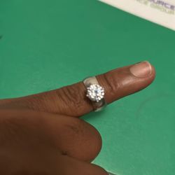 Nice 2.1 Gram 14k White Gold Ring CZ Stone 