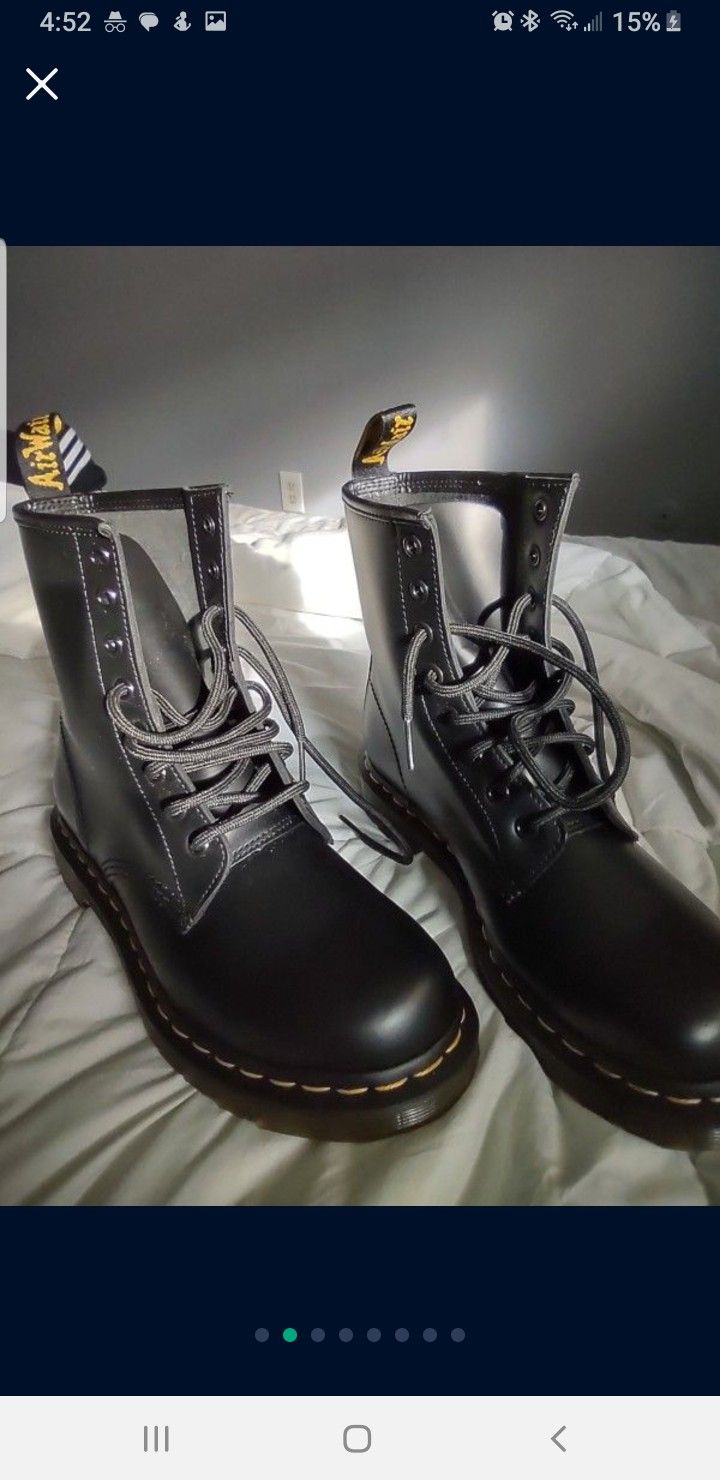 Doc Martens, US 8, EU 39, UK 61 Airwalk - $65
