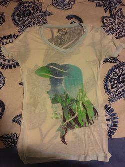 Women’s Large Disney Ariel shirt.