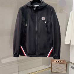 Moncler Men’s Black Jacket 2025 New 