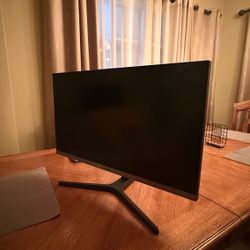 Samsung Monitor 28” (Good Condition)