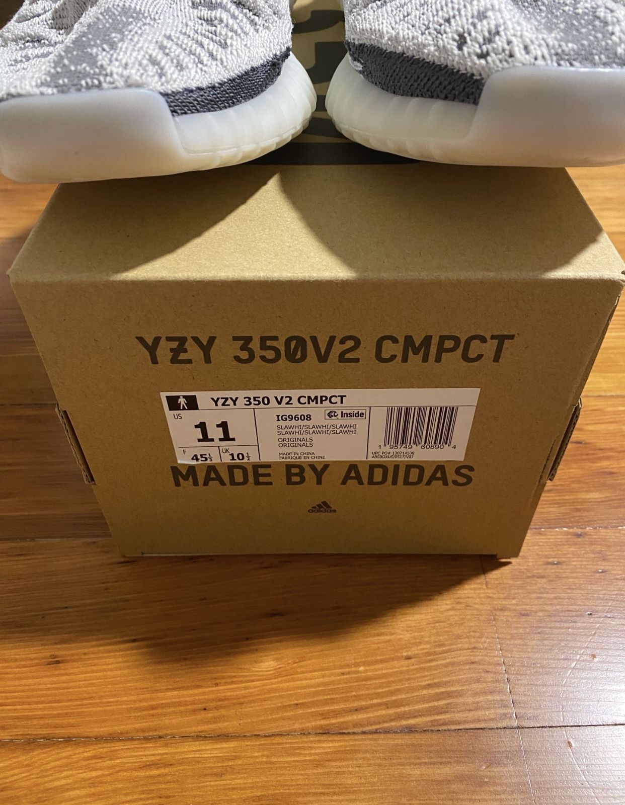 Adidas Yeezy 350 v2 CMPCT panda Size 11