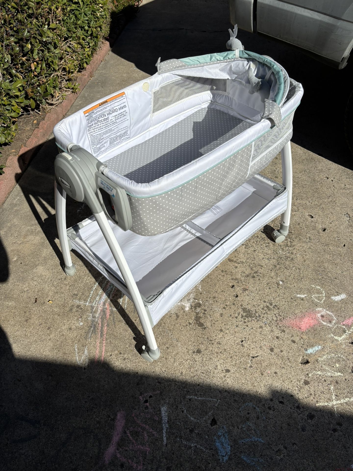 Graco Bassinet and Changing Table
