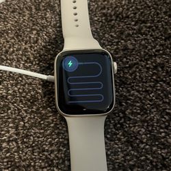 Apple SE 44M Watch