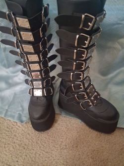 Demonia cult swing 815 platform boots