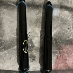 Rear Shock Absorbers For A Ford Expedition 1997 To 2002