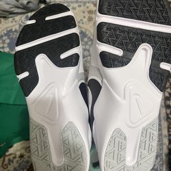 Giannis immortality 2’s basketball shoes mint green 8.5 & Nikes men’s legend