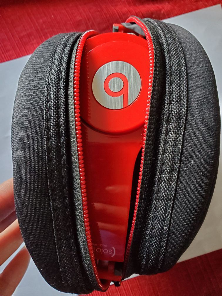 Never used Beats by Dre Solo headphones