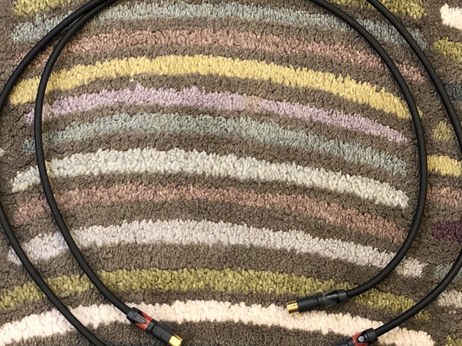 Rega by Klotz RCA Cables; Pair