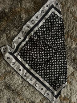Lv shirt scarf