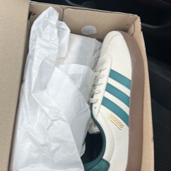 Size 13 VL court while and teal adidas