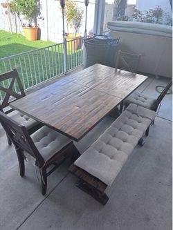 Table & chairs
