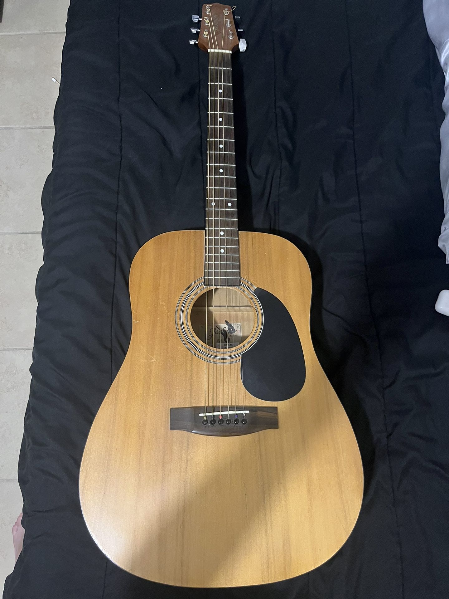 6 String acoustic guitar