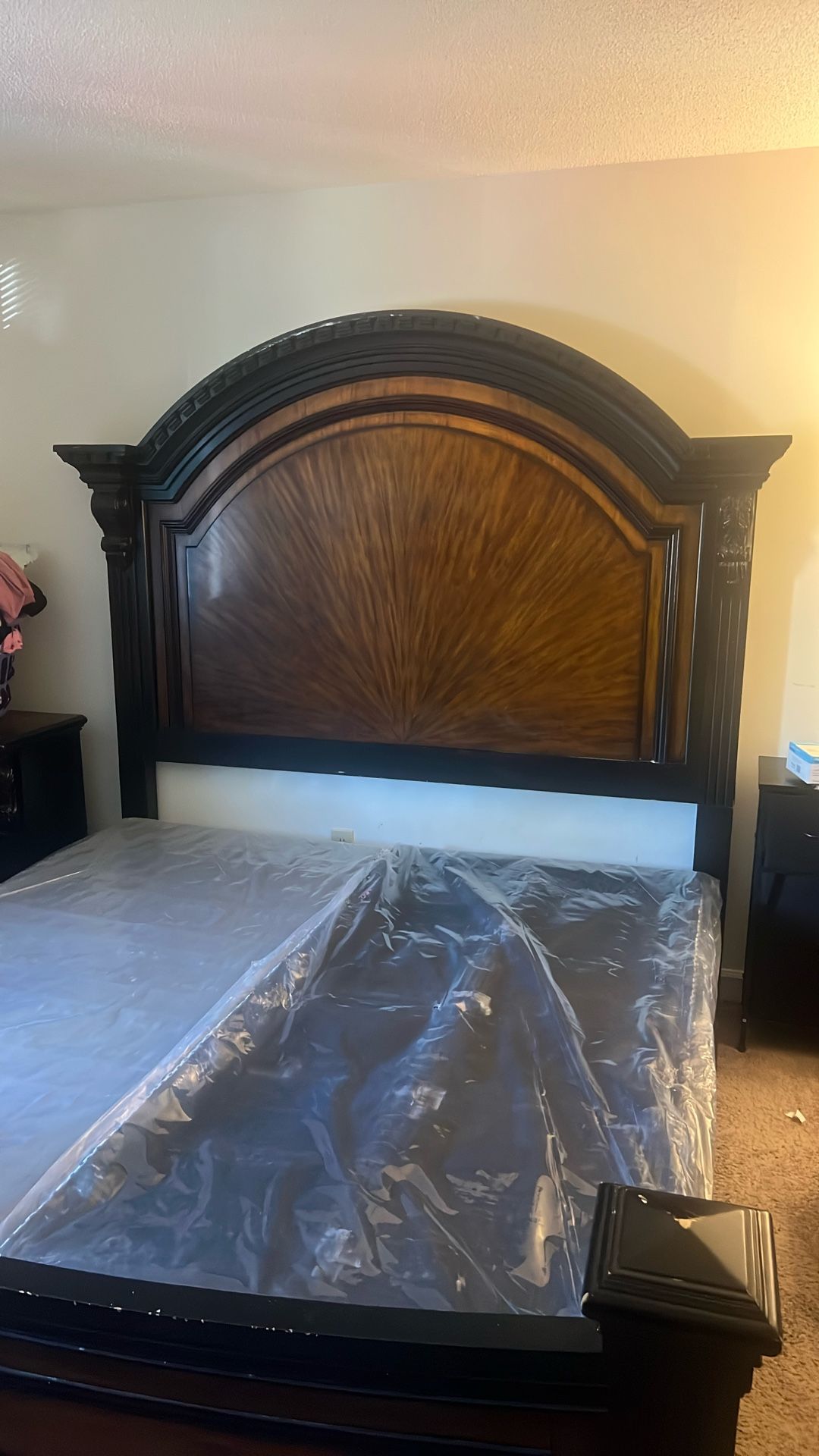 King Size Bedroom Set – Solid Wood Bed + Dresser w/ Mirror