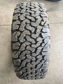 Tire LT285/70R17