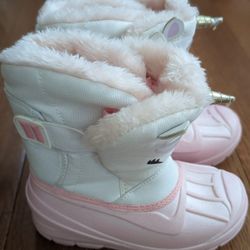 Girl Kids Snow Boots ( Size 10)