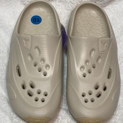 New Pair Of NIKE JORDAN ROAM SLIDE SANDALS, Size: 10, Color: Sanddrift/Sesame Brown