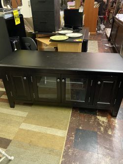 Bell’O tv stand holds up 75’