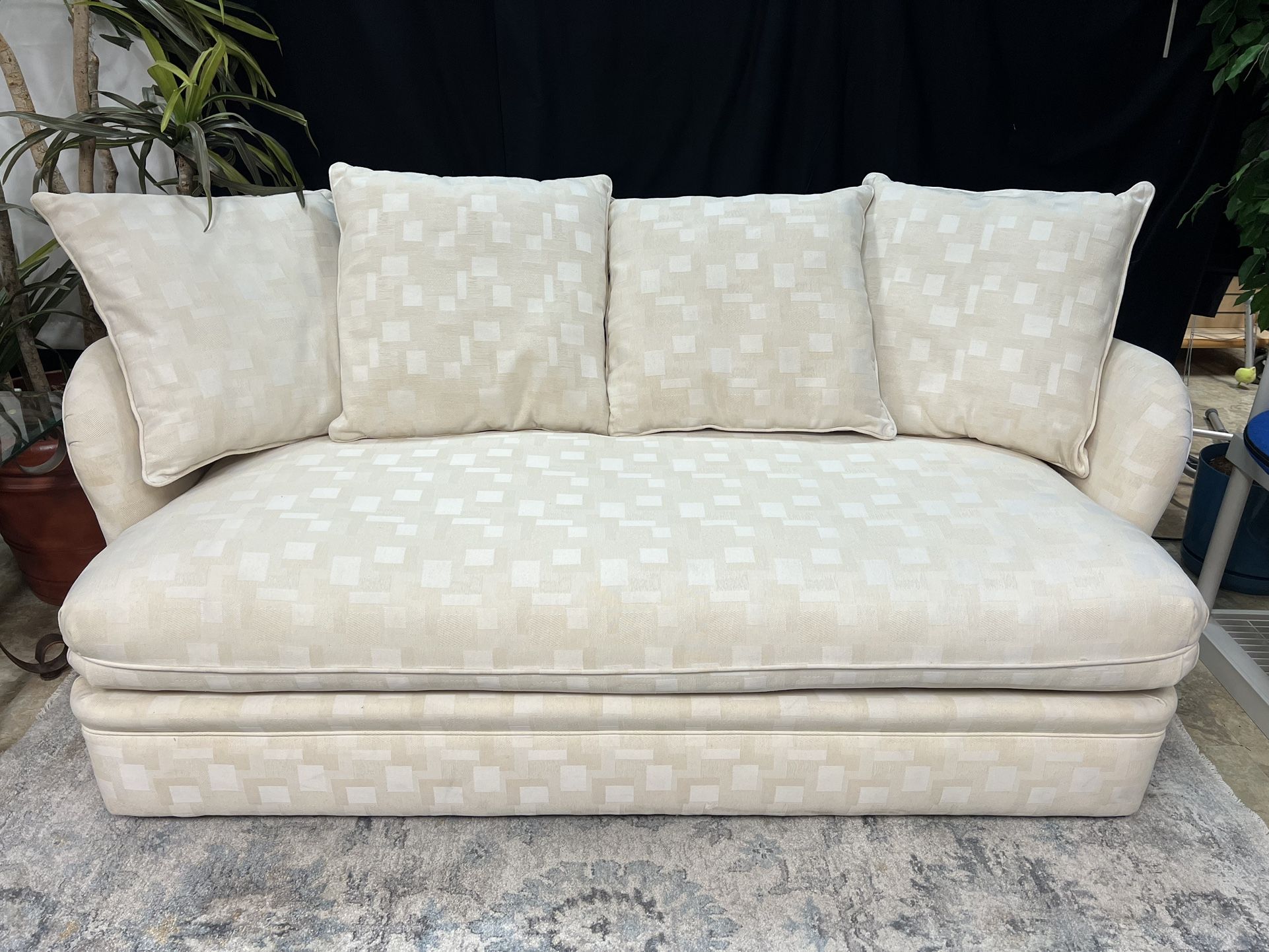 Cream Bernhardt Sofa With 6 Pillows 