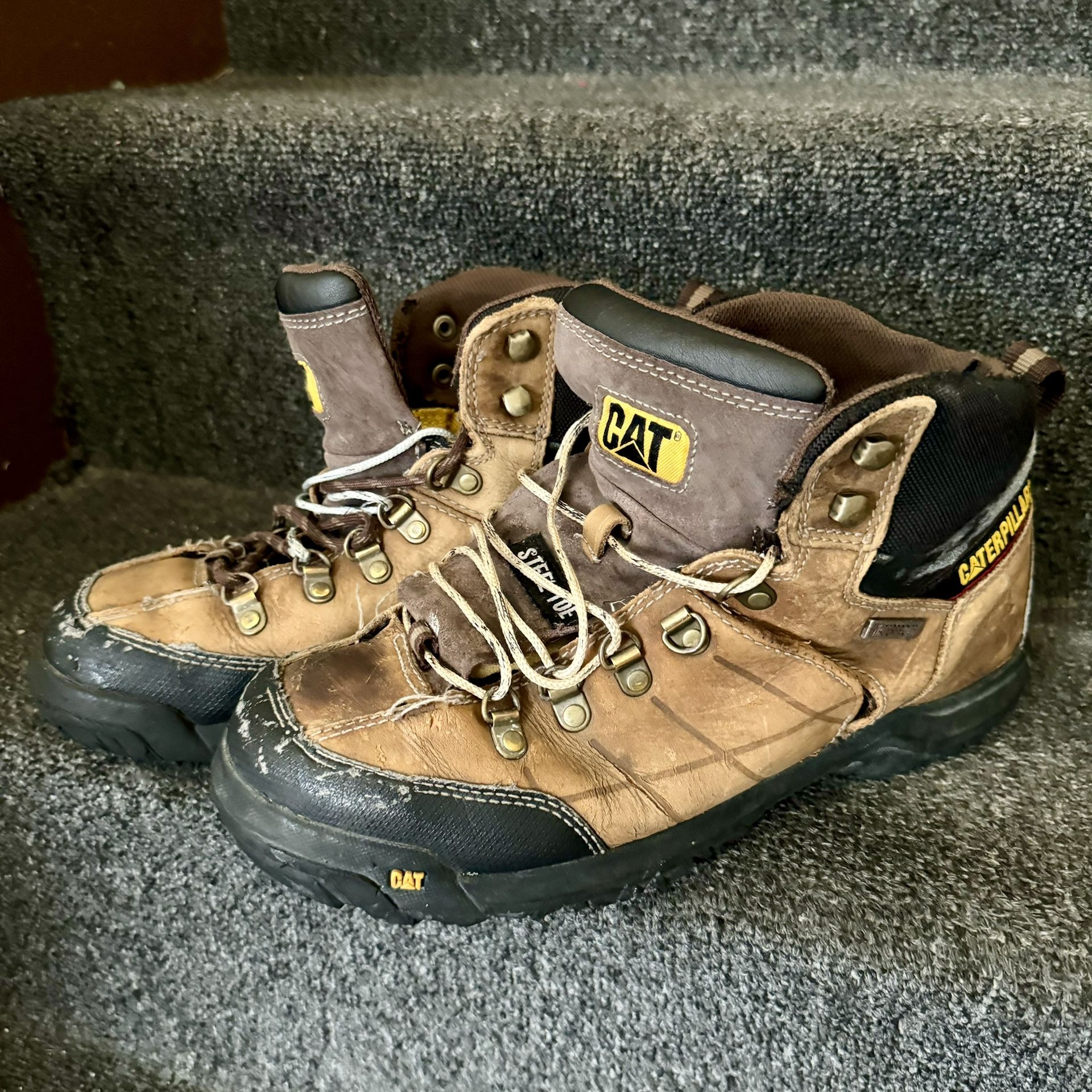 Free Caterpillar steel toe work boots