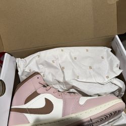Womans Jordan 1 